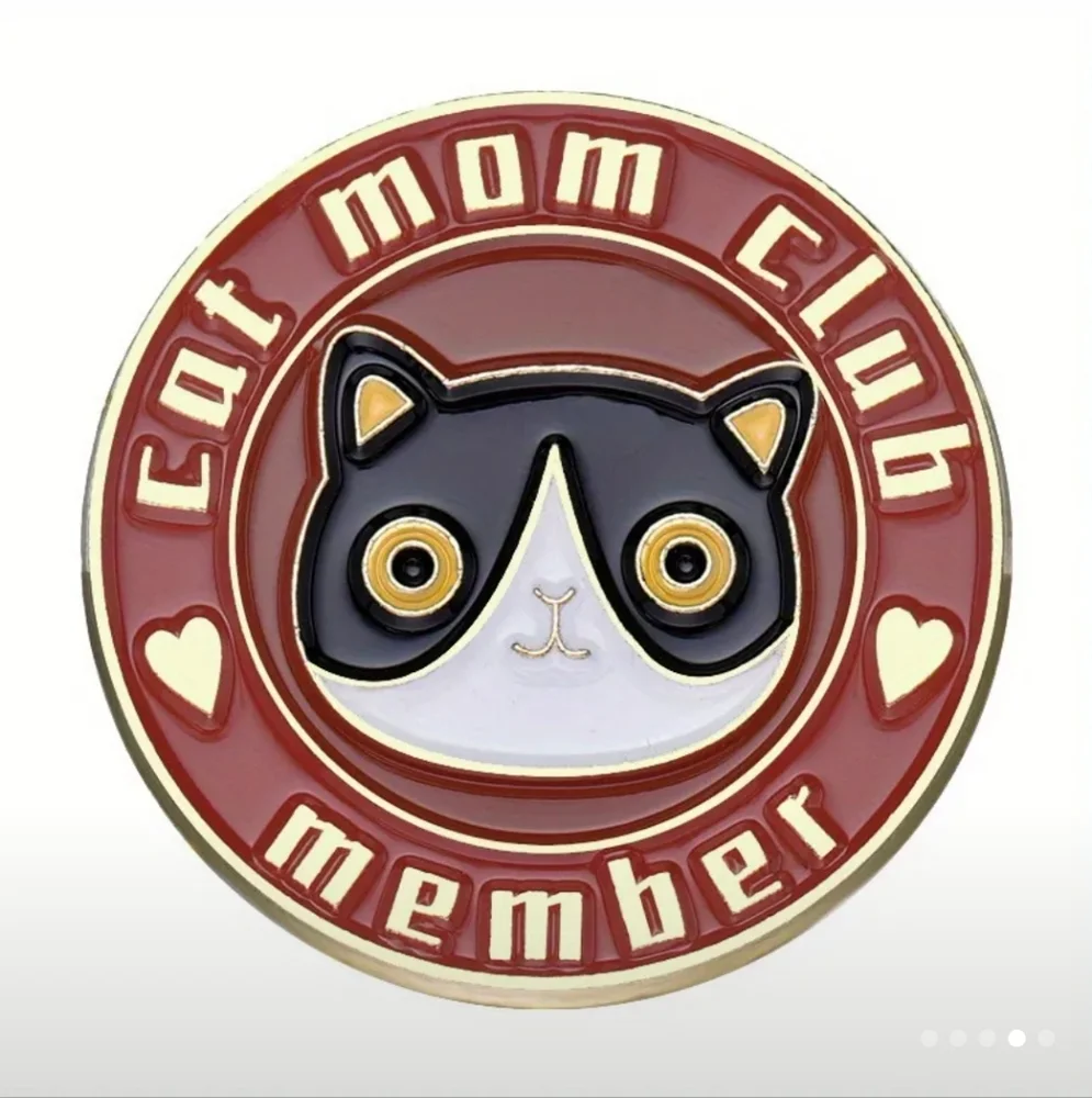 Cat Mom Club Member Enamel Pin - Red and‎ Black